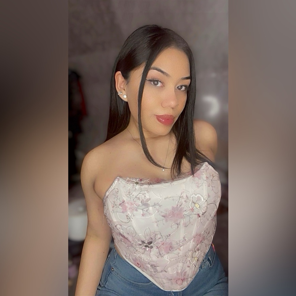 Meet your Posher, Anakaren